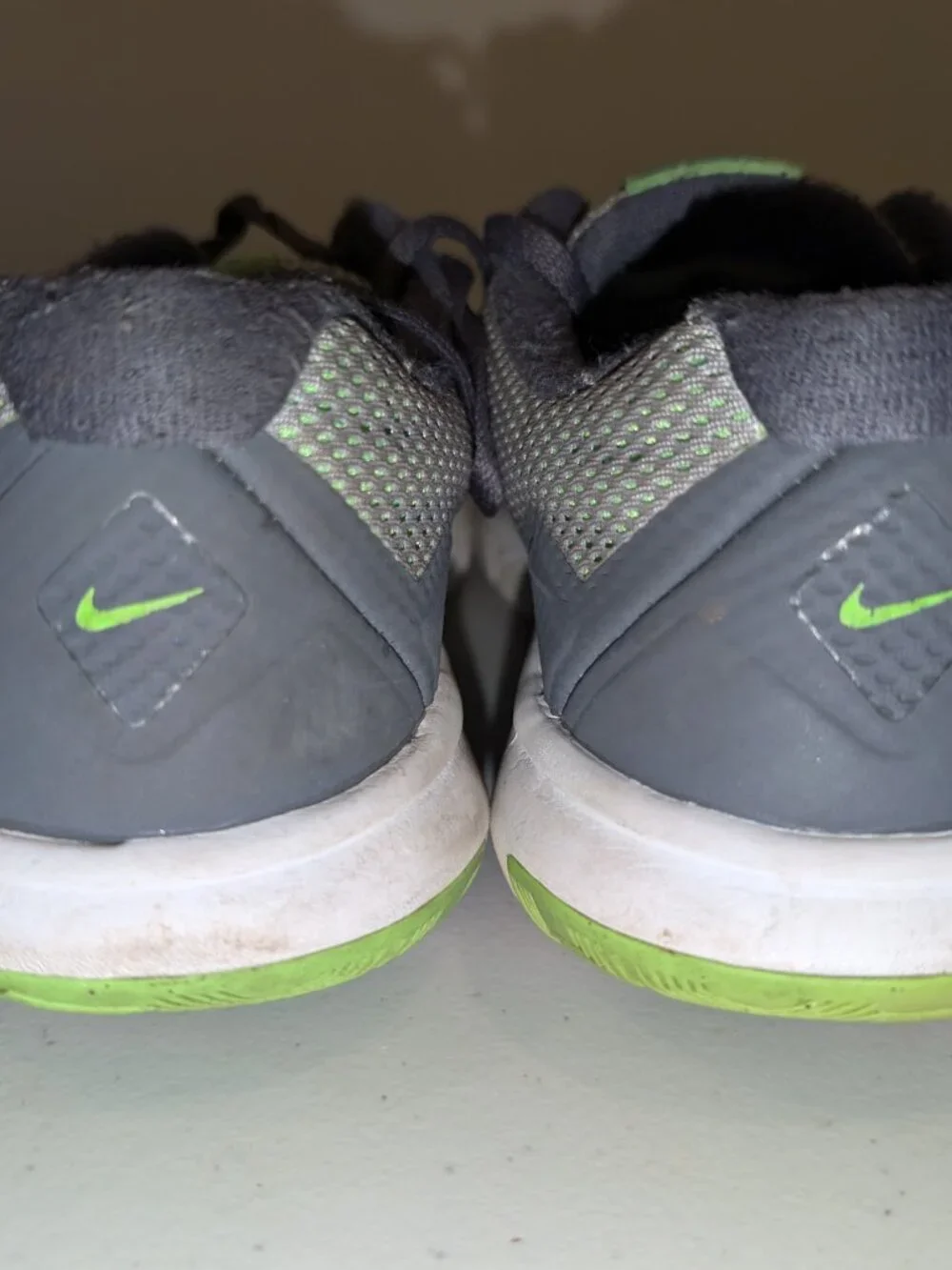 Nike Flex Experience 4 Grey/Green Running Shoes.